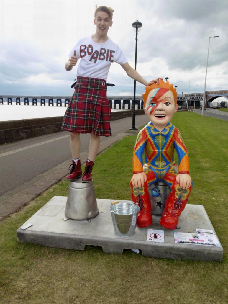 Ross McNally as 'Oor Boaby' meeting the 'David Bowie Oor Wullie' in Dundee